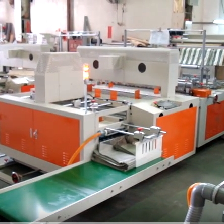 BAG FOLDING MACHINE