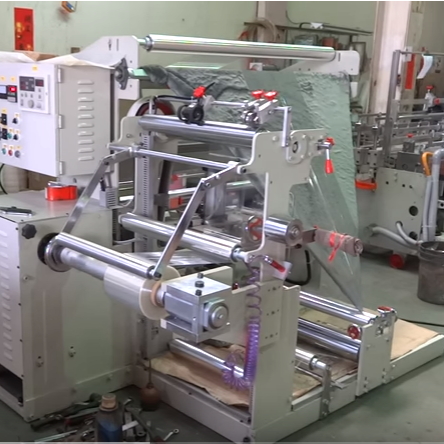 Triangle Folding Machine 三角折袋機 HSF-1200